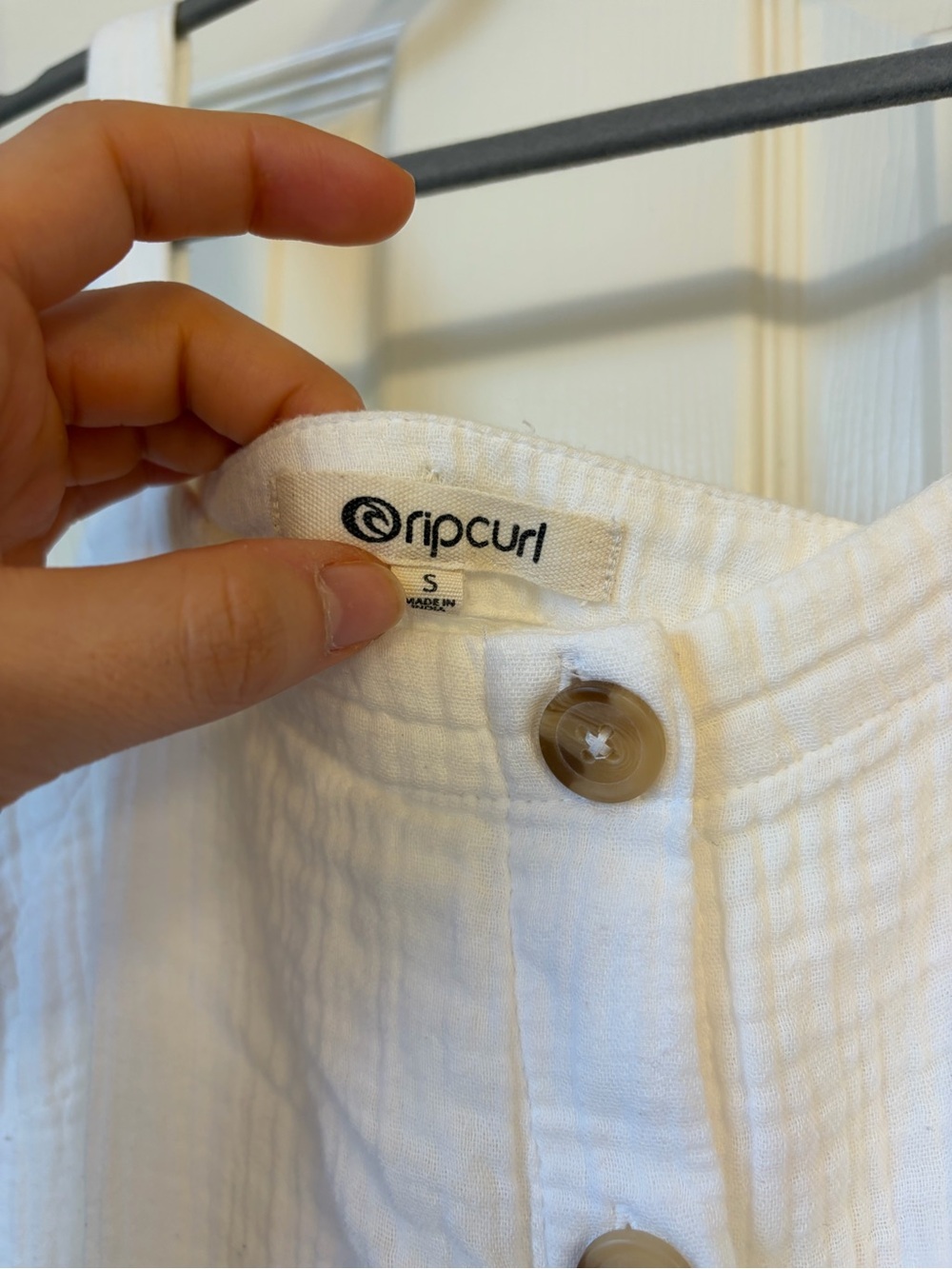 Rip Curl White Button-Front Midi Dress with Pockets - Picture 3 of 3